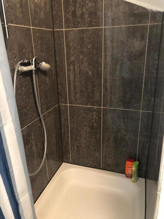 Bescheidene Untergeschoss Wohnung In Guter Lage. Köln Kültér fotó