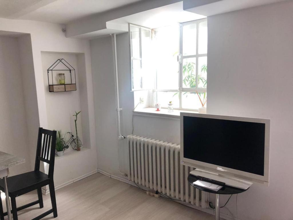 Bescheidene Untergeschoss Wohnung In Guter Lage. Köln Kültér fotó